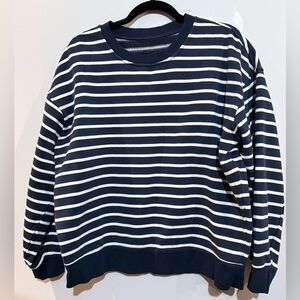 Lululemon size M oversized pullover